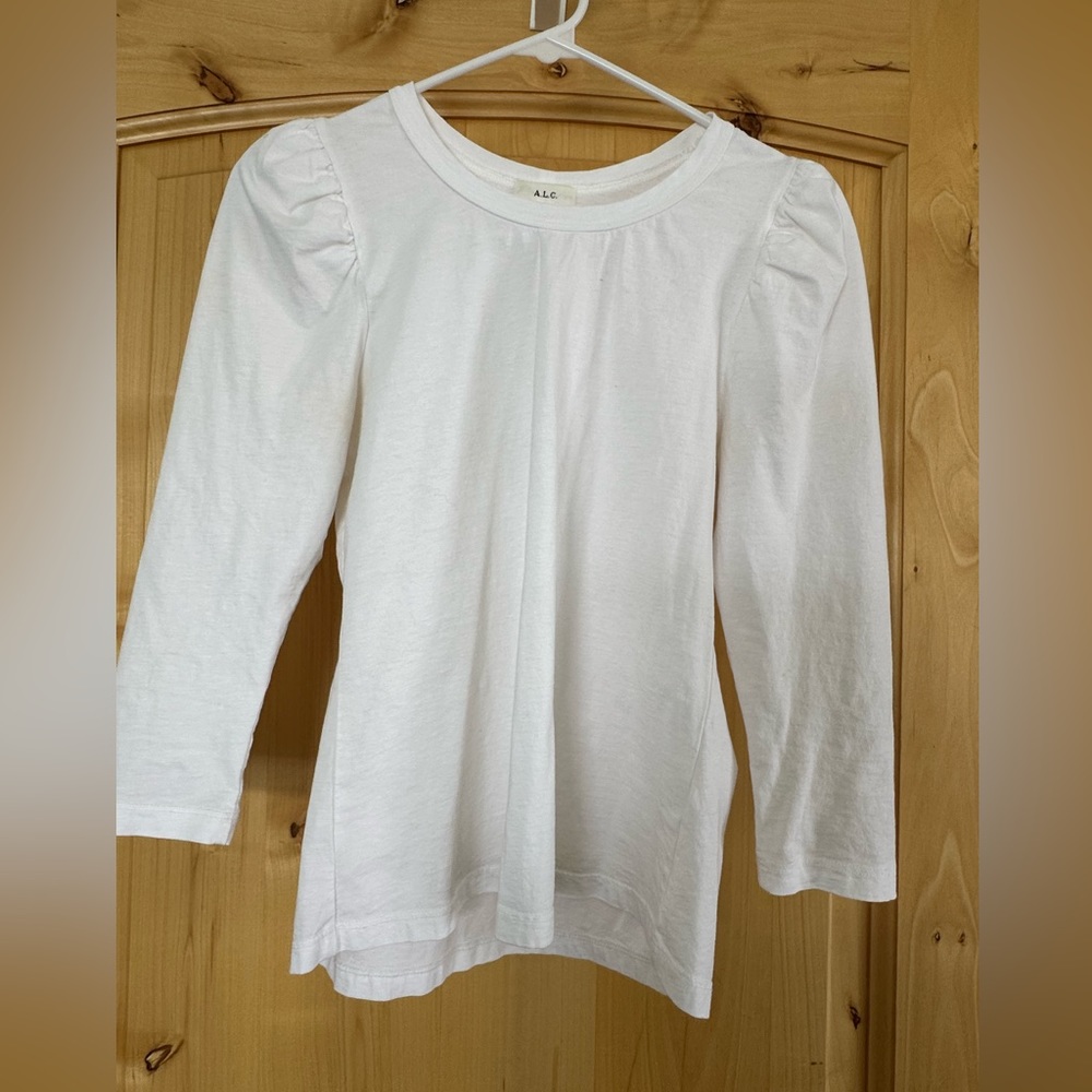 Puff sleeves, mid-arm sleeve